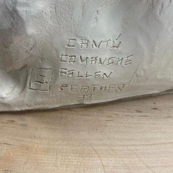 Vintage Comanche Native American Indian Fallen Feather‎ Scupture - Picture 8 of 8